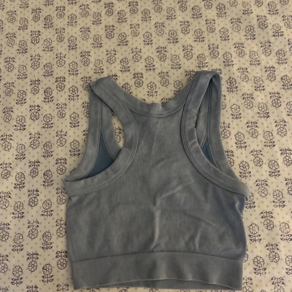 workout top - Picture 2 of 2